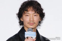 綾野剛、全編“気持ち悪い裏声”でX JAPAN「紅」歌唱「記憶に残る出会い」も語る＜カラオケ行こ！＞ 画像