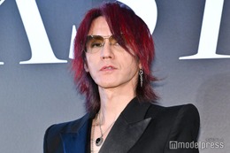 SUGIZO「FNS歌謡祭」骨折したまま生出演していた「どおりで傷みが…」 画像