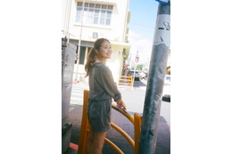 有村架純、海水浴ショット公開で色白美肌披露 写真集カバーも解禁＜sou.＞ 画像
