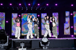 NewJeans、客席降臨で会場ざわめく 2023年彩る人気曲てんこ盛り＜MUSIC BANK GLOBAL FESTIVAL 2023＞