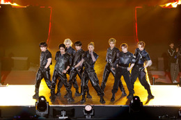 Stray Kids、全身全霊ステージで観客ボルテージMAXに＜MUSIC BANK GLOBAL FESTIVAL 2023＞