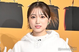 矢吹奈子、雪の中佇む美脚コーデに反響「美しさ増してる」「大人っぽい」 画像