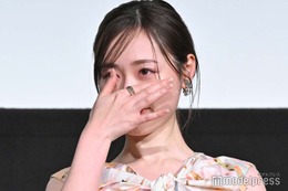 福原遥が大粒の涙 原作者からのサプライズ手紙に本音吐露「何度も不安になって、無理かもしれないって」＜あの花が咲く丘で、君とまた出会えたら。＞ 画像