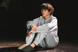 Aぇ! group末澤誠也、絶望した姿に 関水渚とW主演「彼女と彼氏の明るい未来」OP主題歌・映像・場面写真解禁 画像