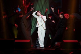 HWANG MIN HYUN、全編日本語で軽快トーク 日本語楽曲も多数披露＜「UNVEIL」ライブレポ＞ 画像