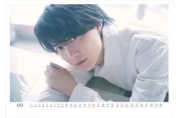 神木隆之介、クールな表情からプライベート感満載の姿も “好きな写真”選べるカレンダー完成 画像