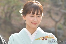 綾瀬はるか「ぎぼむす」クランクアップで号泣 佐藤健「あまり記憶がない」笑い誘う 画像
