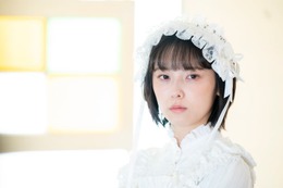 加藤小夏がメイド服・スーツ・制服姿…名探偵を熱演 予告編＆新場面写真解禁＜コーヒーはホワイトで＞ 画像