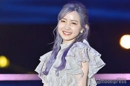 AKB48本田仁美、太もも全開ミニスカ姿披露 「大変なセトリ」卒コンにも言及 画像