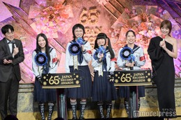 川口春奈＆安住紳一郎「オトナブルー」“首振りダンス”披露「可愛すぎる」「司会の時とギャップが最高」と反響続々＜第65回輝く！日本レコード大賞＞ 画像