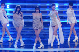 ＜紅白本番＞MISAMO、美脚際立つ衣装で初登場 後輩・NiziUからの応援メッセージも 画像