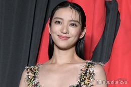 武井咲、初キスシーン相手告白「ボディタッチで優しく」 画像