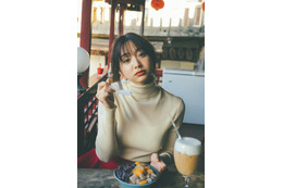 森香澄、大胆ミニ丈で美脚披露「週プレ」表紙登場 画像