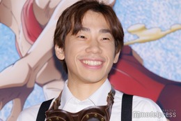 織田信成、妻＆4人の子供と“手繋ぎジャンプ”「お子さん背高い」「素敵な家族」の声 画像