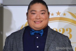 「VIVANT」出演で話題・富栄ドラム「news every.」中継リポーター抜擢 見事な声出しにスタジオ驚き「翻訳アプリはいらないんですね」 画像