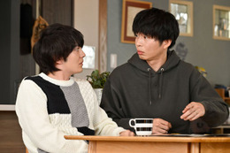 ＜おっさんずラブ-リターンズ- 第1話＞春田（田中圭）＆牧（林遣都）、5年の遠距離恋愛経て新婚生活 愛の物語が再び開幕 画像