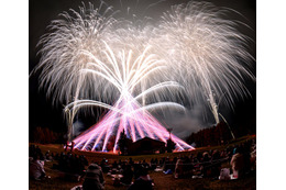 富士山×桜×花火イベント「The 絶景花火」山梨で開催 全席有料化 画像