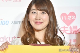 安めぐみ、長女とお揃いポーズで“撮り合い”「可愛すぎる」と反響続々 画像