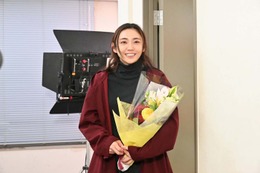 「新空港占拠」山谷花純、ラストシーンで櫻井翔と初共演「夢が叶いました」濱津隆とクランクアップ＜コメント＞ 画像