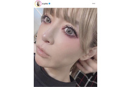 浜崎あゆみ、パッチリ目元が印象的な顔アップSHOTをファン称賛「美しすぎる」「このメイク似合ってる」 画像