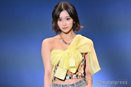 金子みゆ、大胆肩出し＆ウエストチラ見せルックで夏先取り【超十代2024】 画像