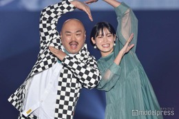 クロちゃん、恋人・リチとの結婚に不安？「相手のこと考えてない」みちょぱから鋭いツッコミも 画像