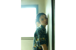 櫻坂46田村保乃、アンニュイな表情にドキッ…ファッショナブルな装いで美しさ・可愛らしさなどの魅力を深堀り 画像