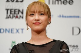 平祐奈、金髪から大胆イメチェン 始球式の姿が話題「可愛すぎる」「似合う」