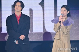 「アンチヒーロー」北村匠海＆堀田真由、役名ちなんだ“色”衣装で登場 考察ヒント続々「未発表だったキャスト2人が…」【GirlsAward 2024 S／S】