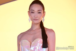 冨永愛、美腹筋披露 都内散策ショットに「オーラ凄い」「流石のスタイル」と反響