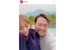 浜崎あゆみ、“幸せな週末”を過ごしたプライベートSHOTに「笑顔に癒されました」「可愛すぎる〜」の声