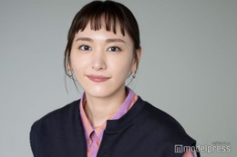 新垣結衣、傷ついた経験は「乗り越える」ではなく「一緒にいる」デビュー当時からブレない“軸”に迫る【「違国日記」インタビュー後編】