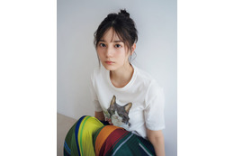 日向坂46小坂菜緒、お団子ヘアが可愛い 美しい横顔にドキッ 画像