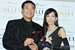 鎧塚俊彦氏、妻・川島なお美さんとの秘蔵写真公開「本当に美しい」「脚が綺麗」の声 画像