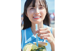 乃木坂46五百城茉央、ミニ丈ワンピから美脚スラリ 1st写真集先行カット第2弾解禁 画像