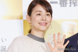 石田ゆり子、“4歳くらい”幼少期ショット公開「面影ある」「ずっと可愛い」と反響 画像