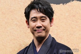 大泉洋、撮影で7針縫うケガ「去年の紅白、実は膝が痛かった」堤真一もプライベートで4針縫う【室町無頼】 画像