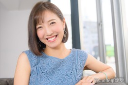 フジ小澤陽子アナ、0歳娘との初クリスマス 密着ショットに反響「楽しそう」「大きくなってる」 画像
