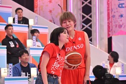 広瀬すず、バスケチャレンジで“ジョーダン超え”記録達成 松山ケンイチ「これ以上のドラマないでしょ」【大晦日オールスター体育祭】 画像