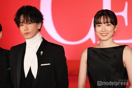 佐藤健、永野芽郁と池袋で“クリスマスデート”「オーラすごい」「美男美女すぎる」の声 画像