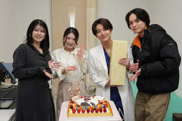 小池徹平、バースデーサプライズに感激 新ドラマ「私の知らない私」現場で小野花梨らが祝福 画像