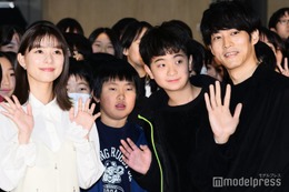 松坂桃李、芳根京子と小学校登場 俳優業を選んだ理由明かす【雪の花　―ともに在りて―】 画像