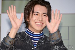 超特急タカシ、幼少期ショット公開 父親の姿に「そっくり」「イケメン」の声 画像