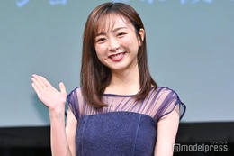 フジ佐久間みなみアナ、ギター弾き語りで美声披露「プロ級」「アカペラもすごい」と絶賛の声相次ぐ 画像