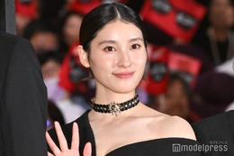 土屋太鳳、子ども抱き神戸巡る写真公開 阪神・淡路大震災への思いつづる 画像