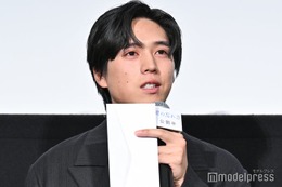 坂東龍汰“母”南果歩からのサプライズに感激 抱擁交わす「南さんのお言葉がなかったら演じきれなかった」【君の忘れ方】 画像