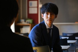日曜劇場「御上先生」初回、冒頭衝撃シーン＆ラストの繋がりに早くも考察加速「やっぱり…」「見たことない始まり方」 画像
