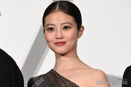 今田美桜、ワンショルダーで美肩際立つ 約4ヶ月ぶりインスタ更新に「天使」「憧れのスタイル」と反響 画像