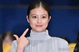今田美桜、美脚＆背中大胆披露のドレス姿で登場「ちょっとキリカを意識してみました」【トリリオンゲーム】 画像