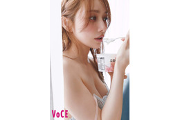 後藤真希、キュートな笑顔＆柔らかい肌感にうっとり 写真集「flos」未掲載カット公開 画像